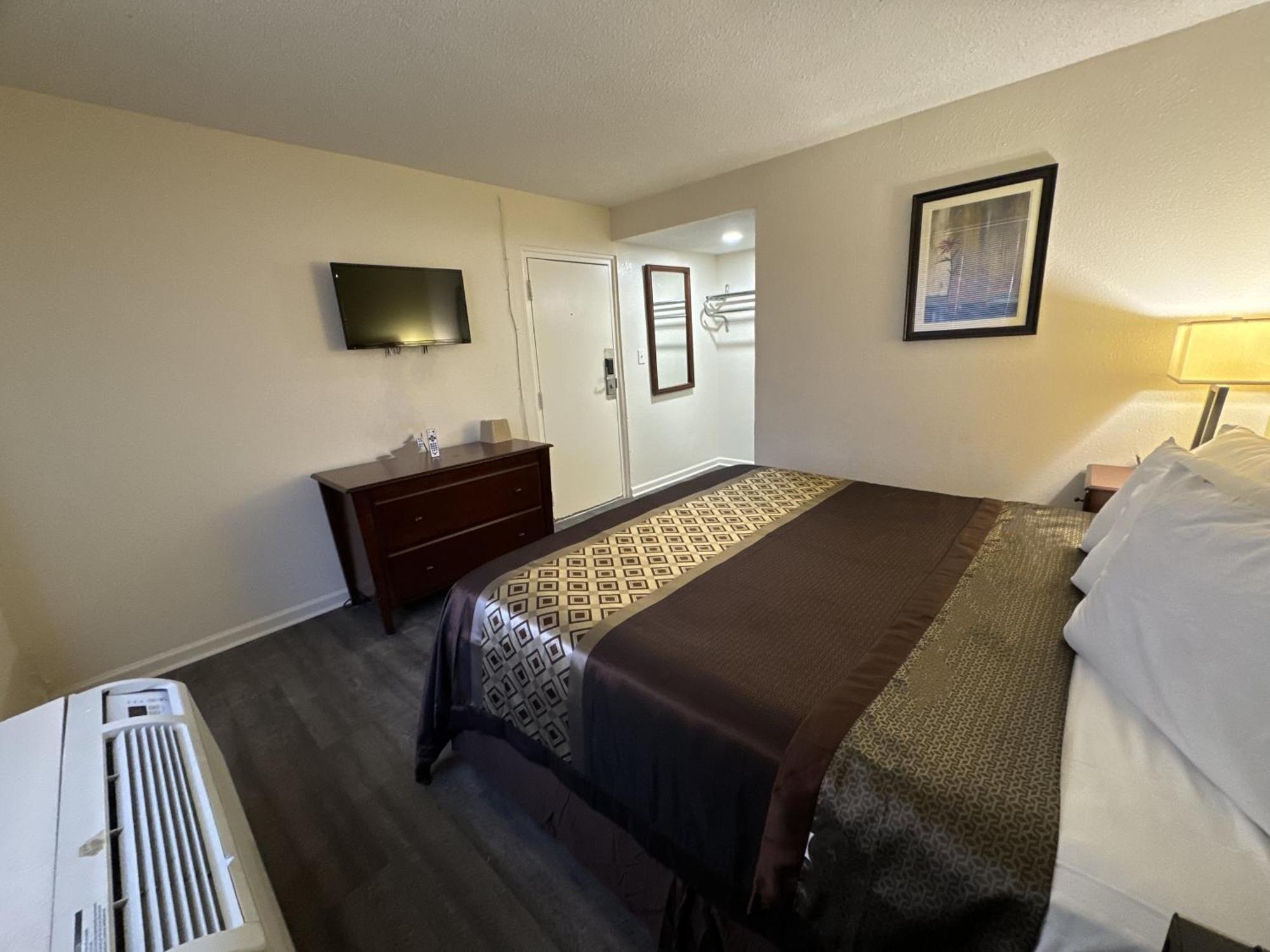 James River Inn & Suites นิวพอร์ตนิวส์ ภายนอก รูปภาพ